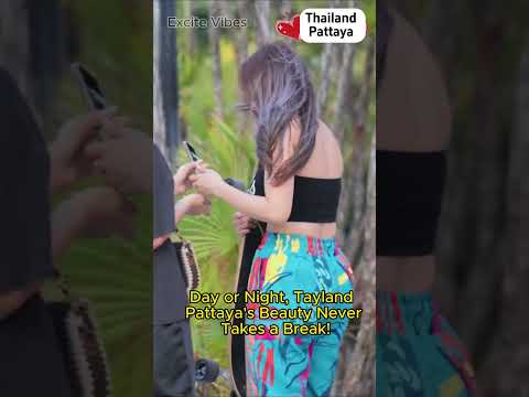 Beautiful Thai Girl / This Lady Likes Skateboard #pattaya #girls #thailand #shorts #pattayabeach